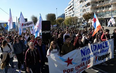 17-11-16 ManiFolgaEstudantilVigo06.JPG